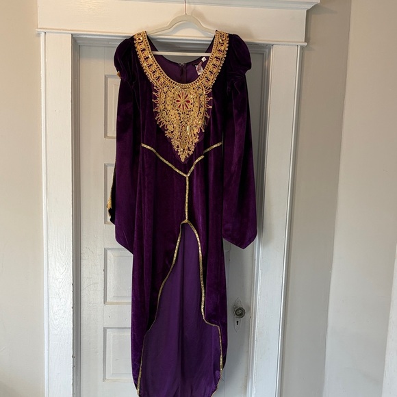 Dreamgirl Red and Purple Medieval Dresses - Picture 7 of 11